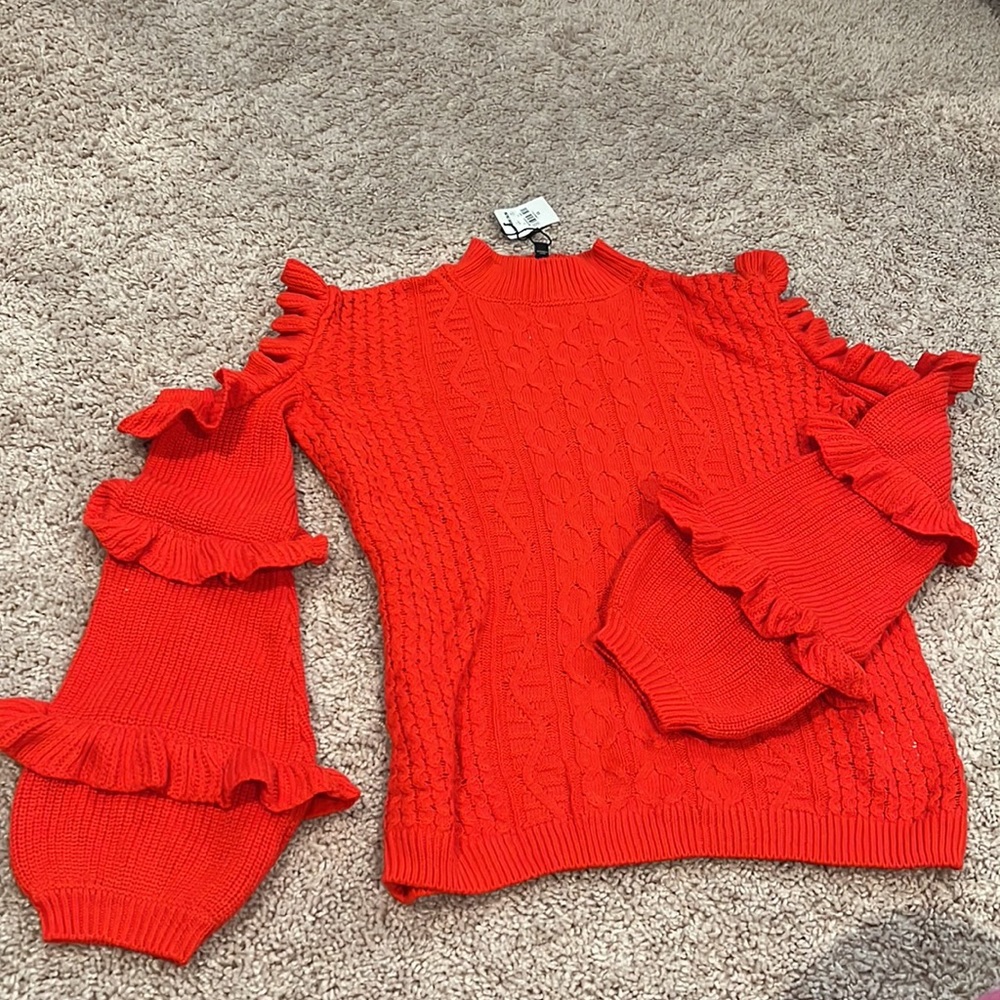 Express sweaters - Picture 4 of 4